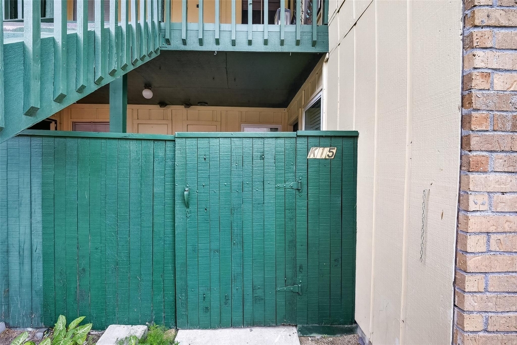 1516 Bay Area Boulevard - Photo 2