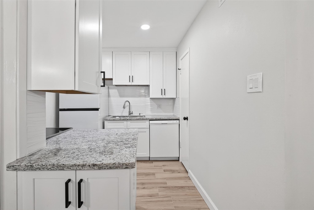 1516 Bay Area Boulevard - Photo 13