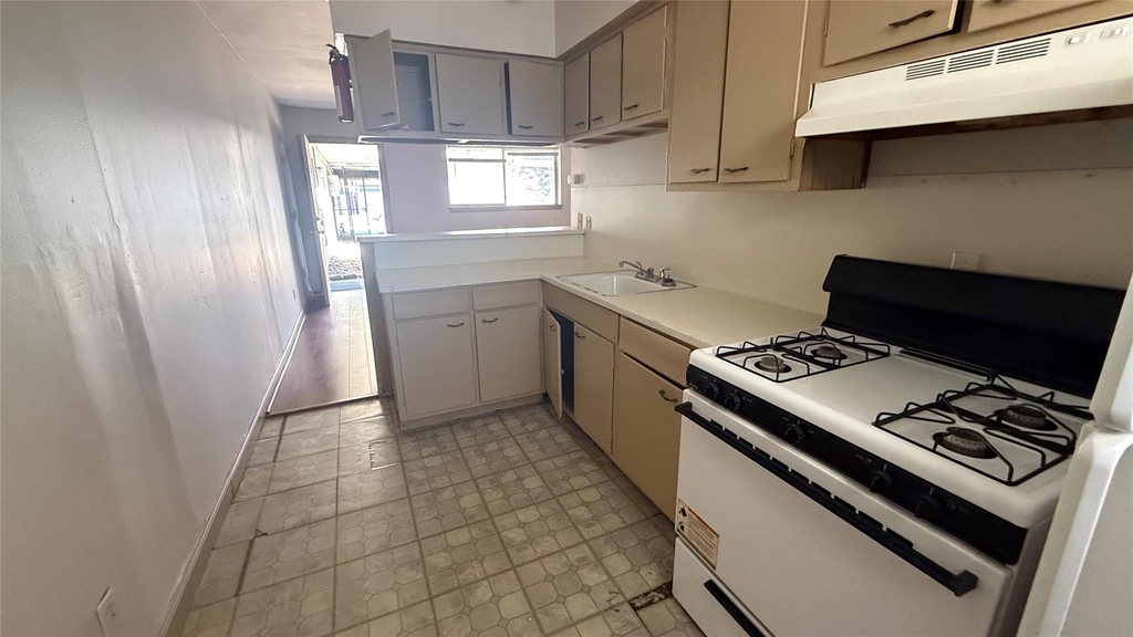 1849 Richmond Avenue - Photo 2
