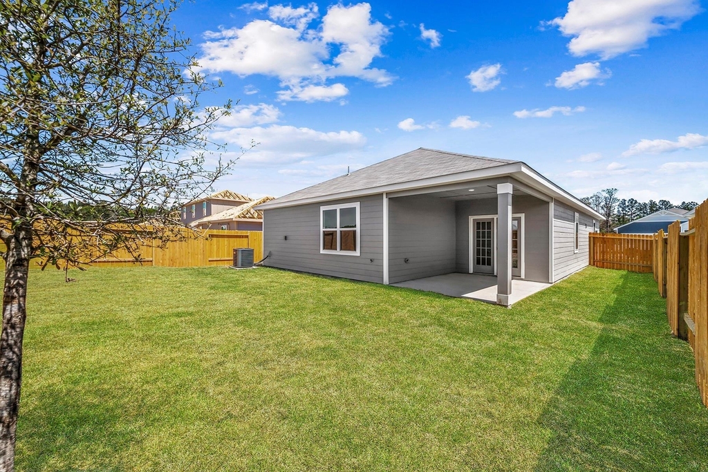 15631 Plum Brook Drive - Photo 1