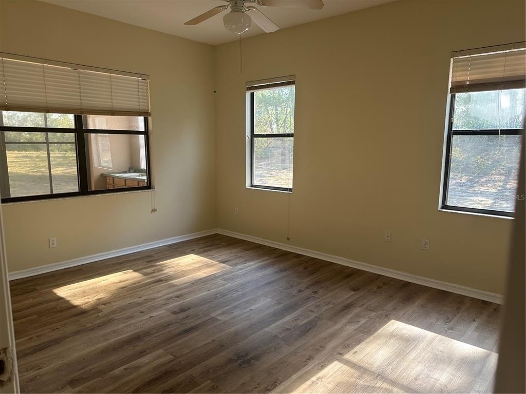 2988 Howland Boulevard - Photo 5