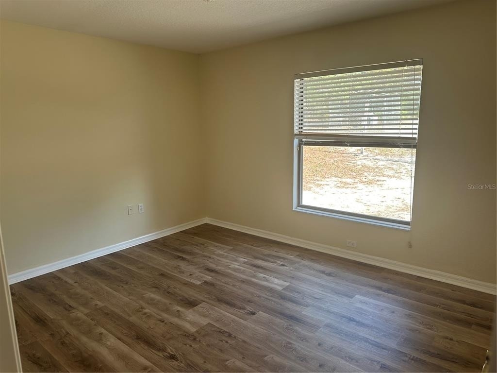2988 Howland Boulevard - Photo 10
