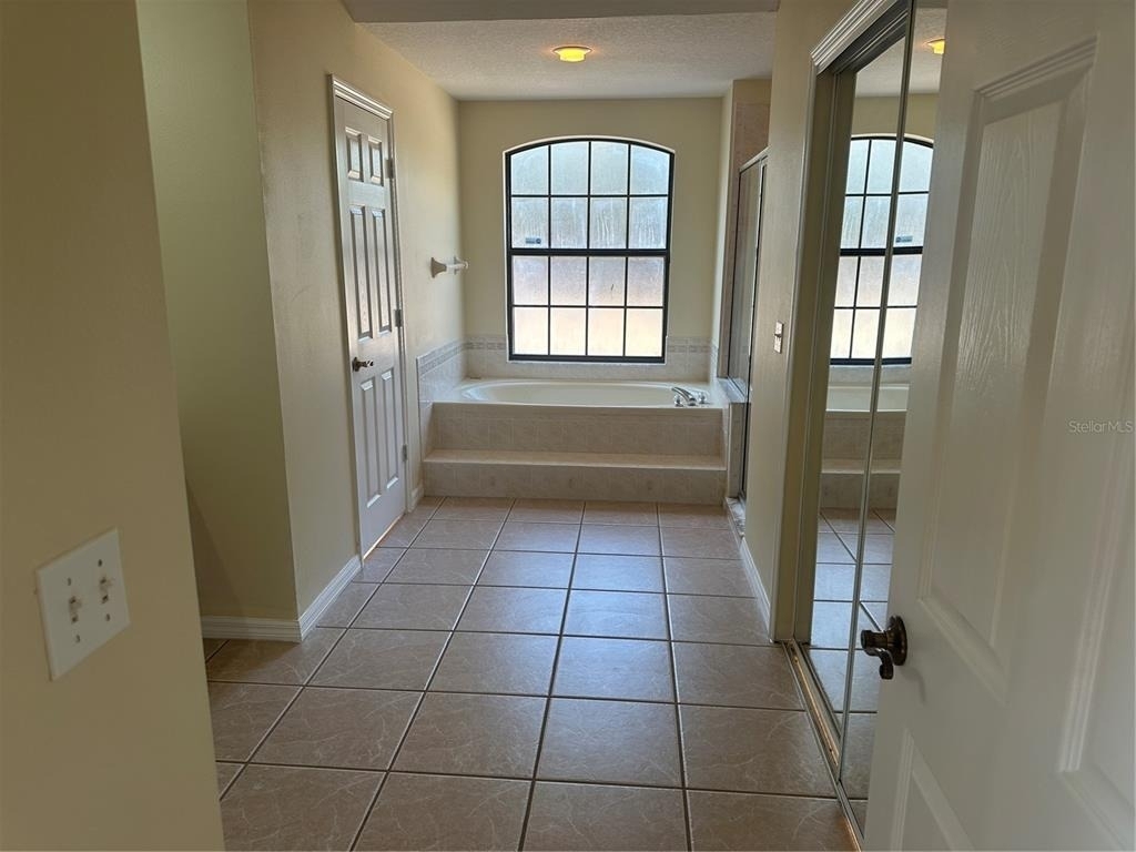 2988 Howland Boulevard - Photo 2