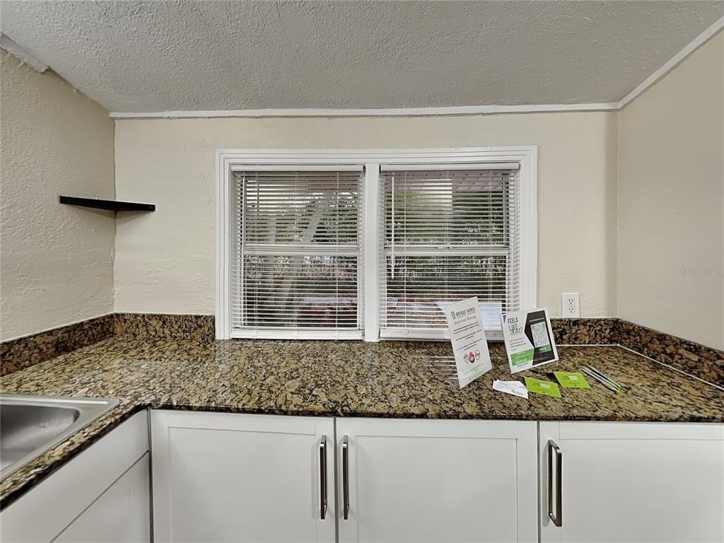 16 N San Remo Avenue - Photo 1