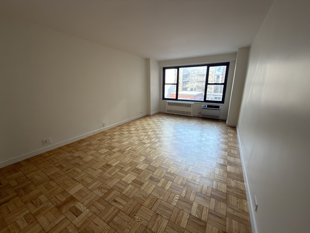 4th Avenue, New York, NY 10003 - Photo 4