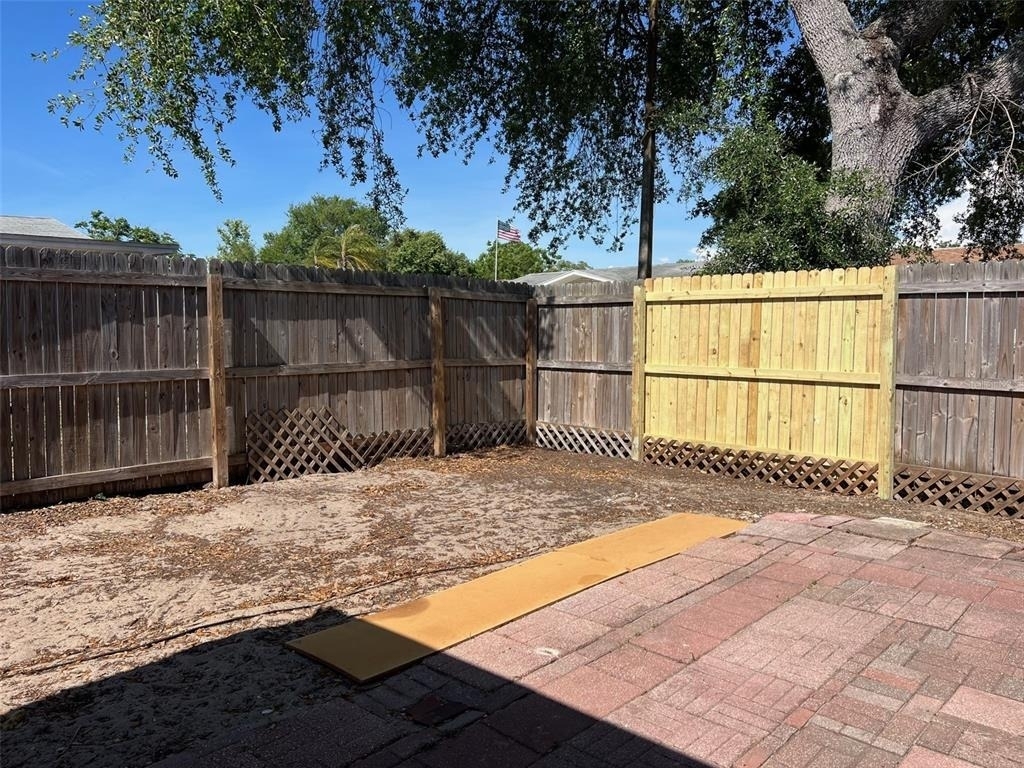 7835 Arbordale Drive - Photo 2