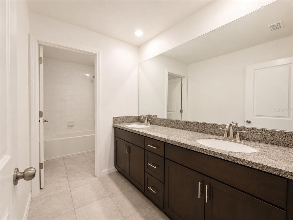 5462 Grays Harbor Court - Photo 10