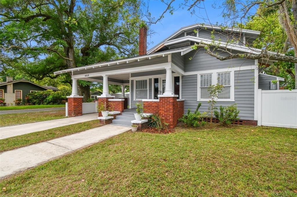 6810 N Navin Avenue - Photo 1