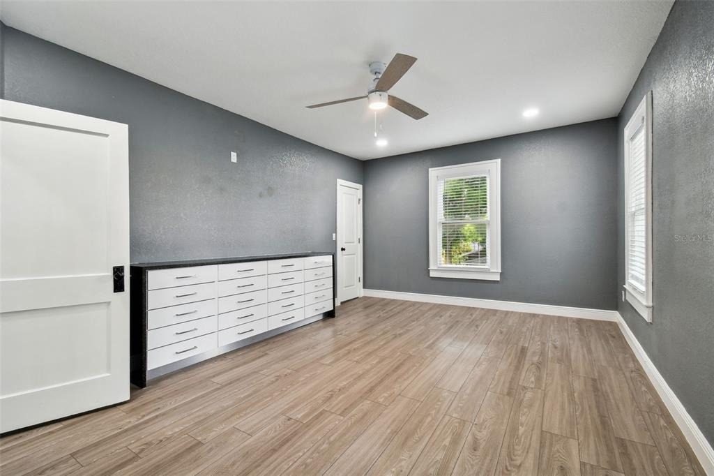 6810 N Navin Avenue - Photo 29