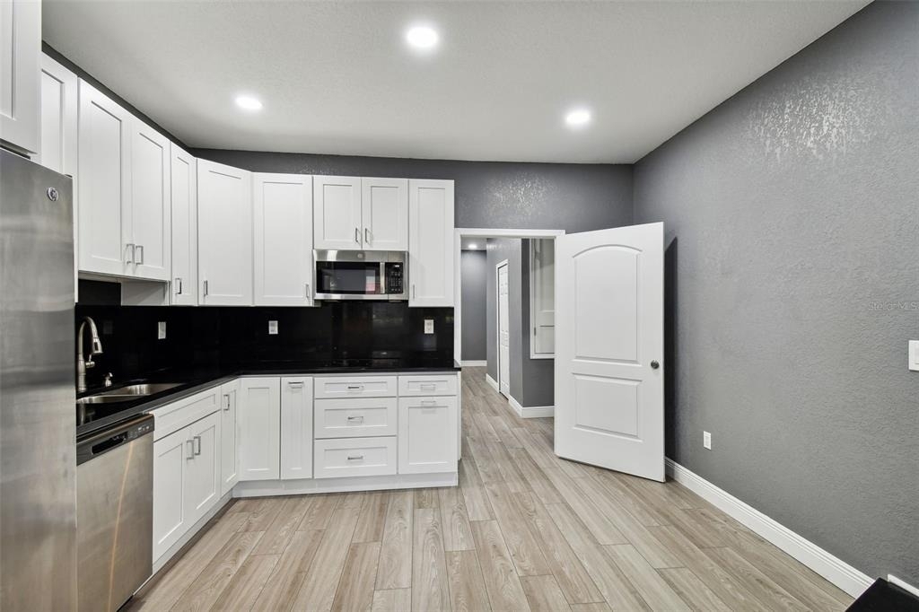 6810 N Navin Avenue - Photo 16