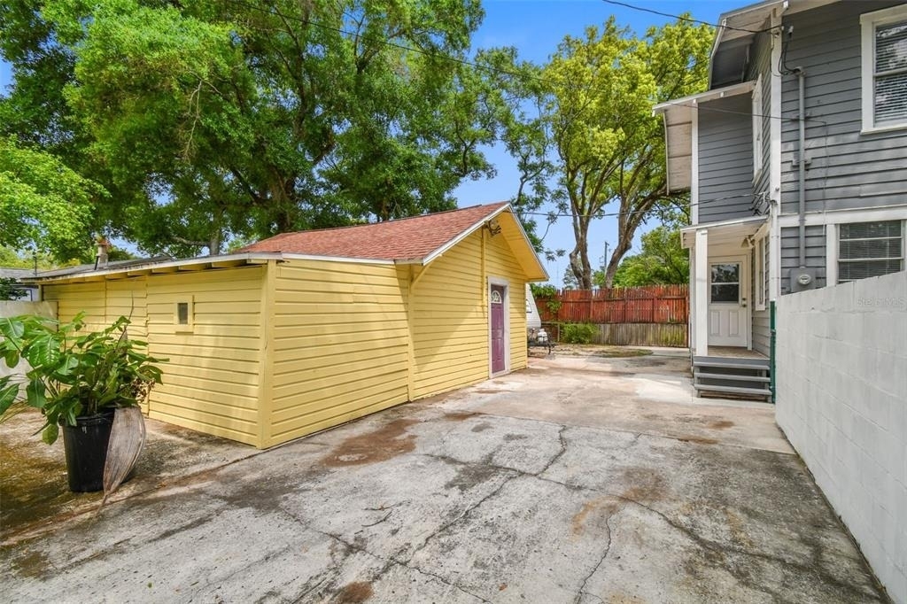 6810 N Navin Avenue - Photo 73