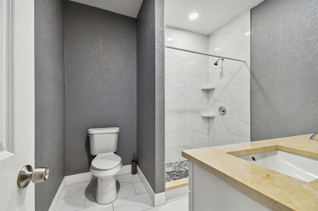 6810 N Navin Avenue - Photo 62
