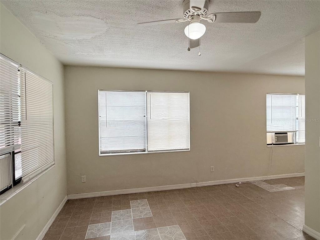2404 10th Street W - Photo 1