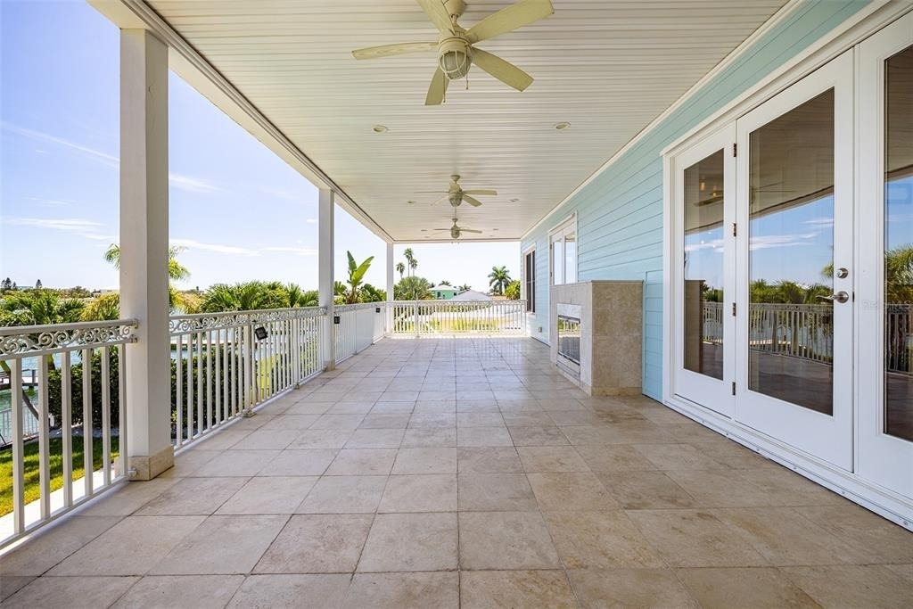 821 Bay Point Drive - Photo 16