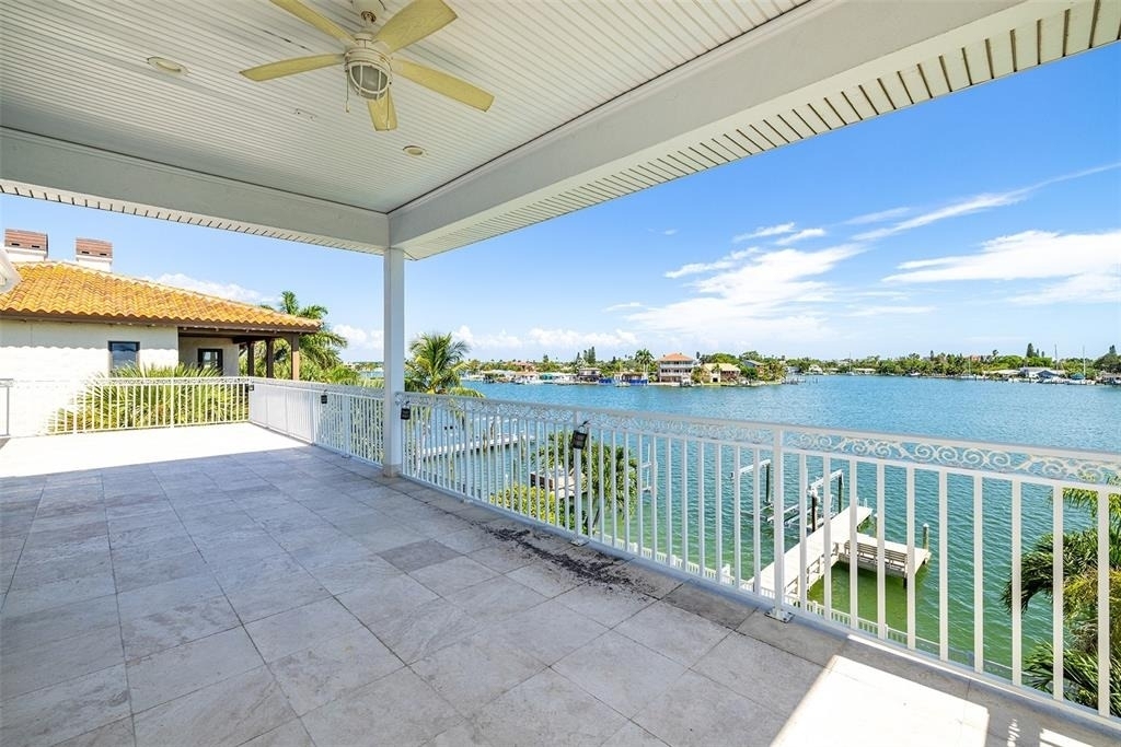 821 Bay Point Drive - Photo 37