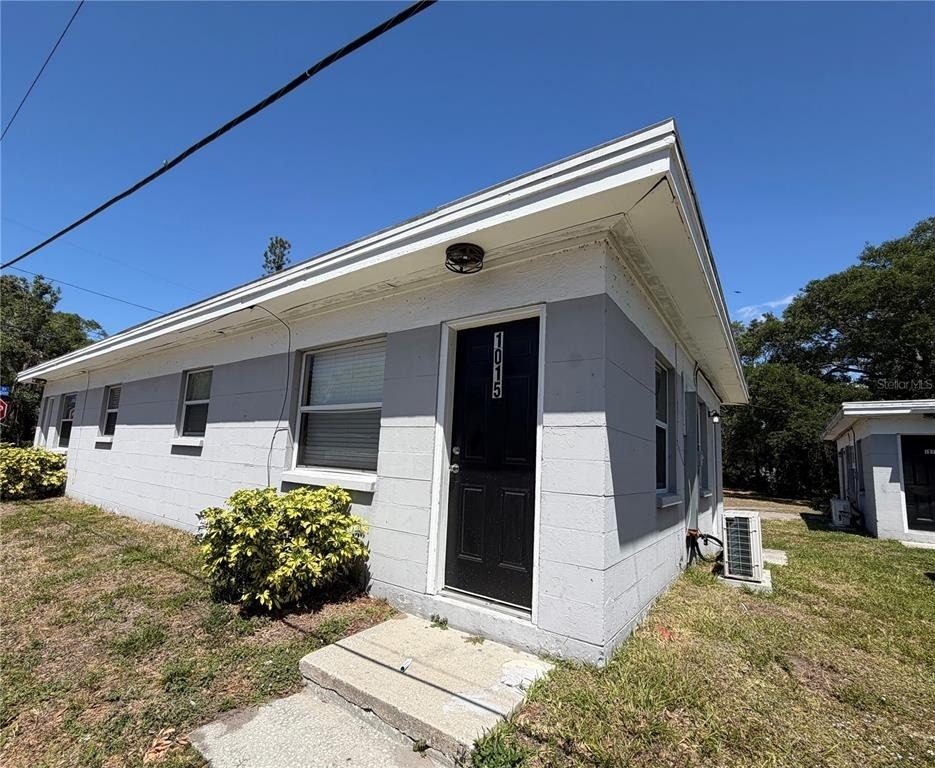 1015 Vine Avenue - Photo 0