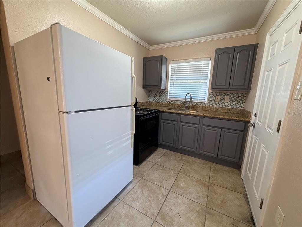 1015 Vine Avenue - Photo 3
