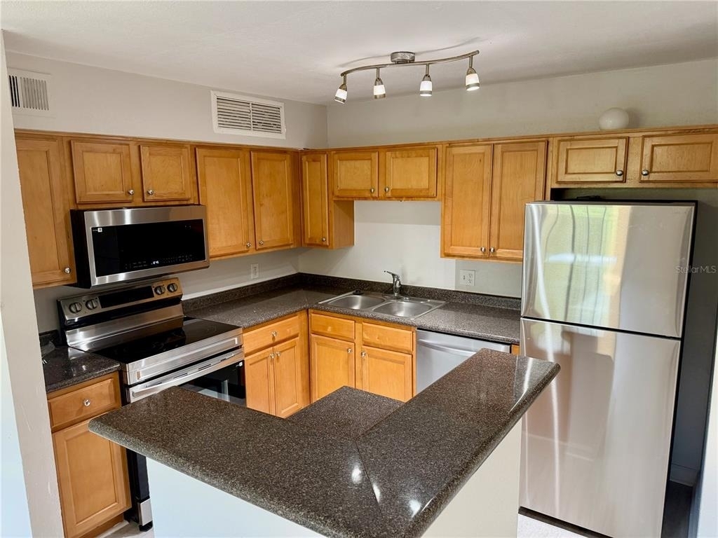 375 Lake Ontario Court - Photo 4