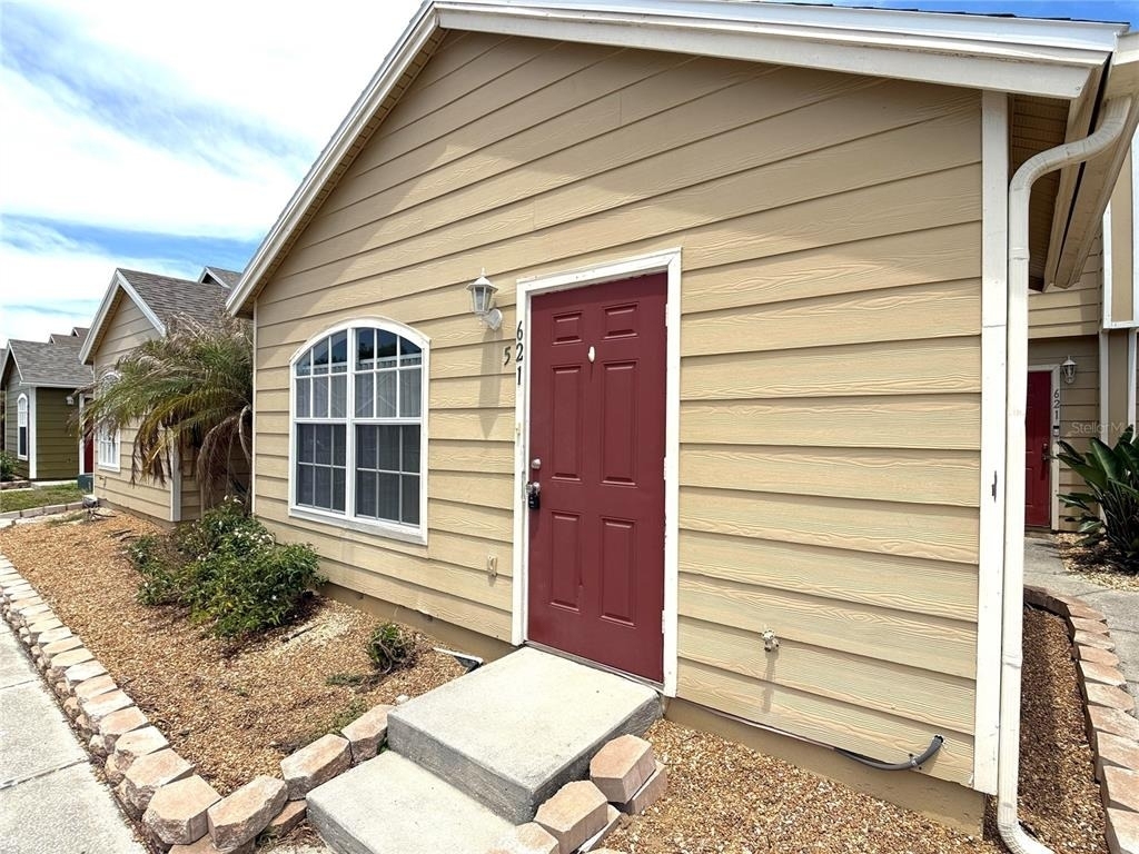 621 Washington Palm Loop - Photo 1