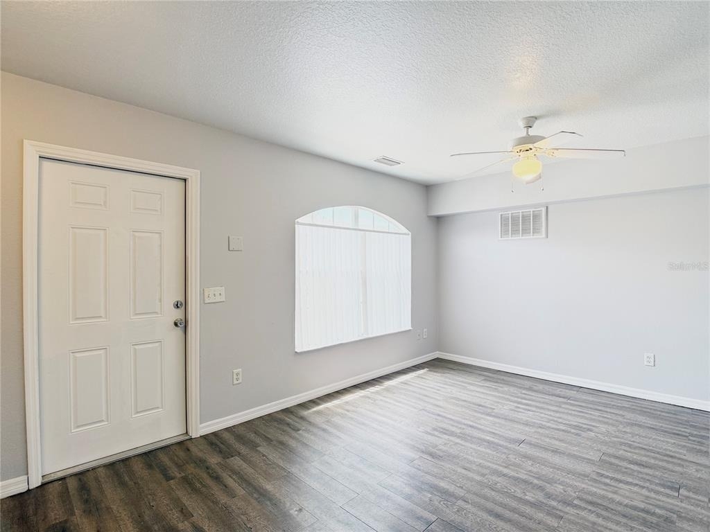 621 Washington Palm Loop - Photo 3