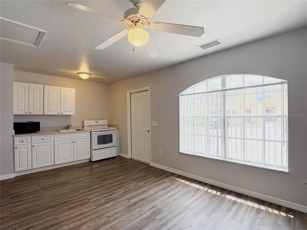 621 Washington Palm Loop - Photo 4