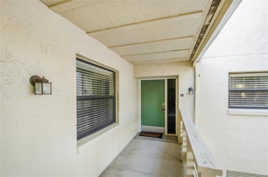 439 S Netherwood Crescent - Photo 2