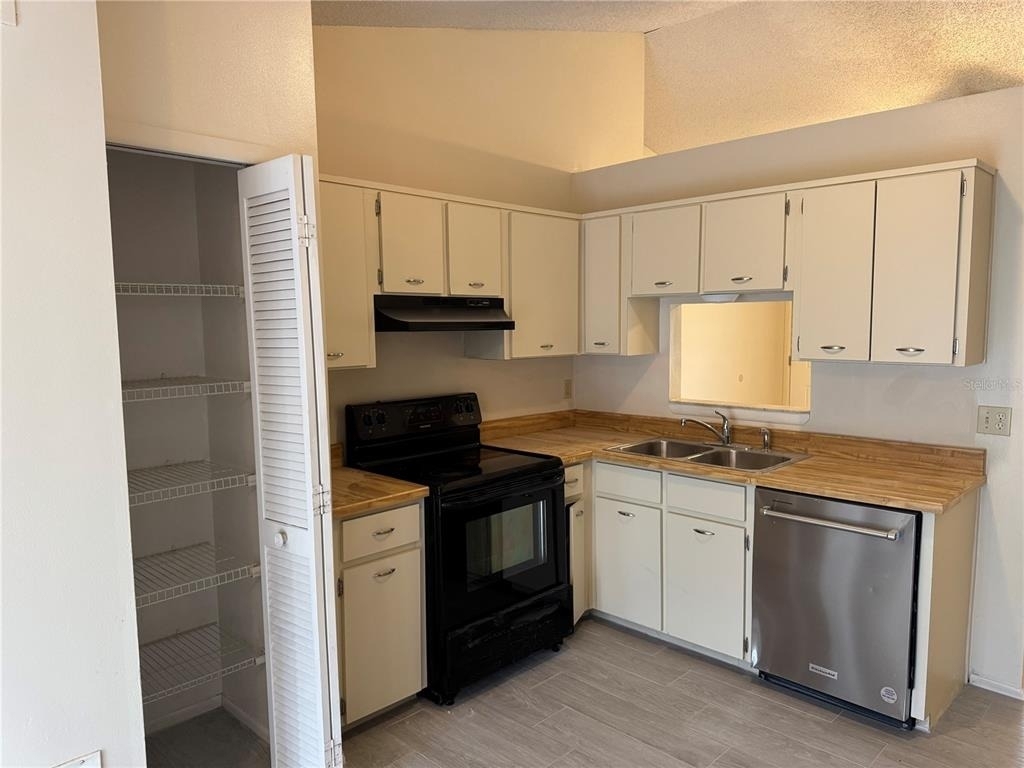 10041 Massey Street - Photo 6