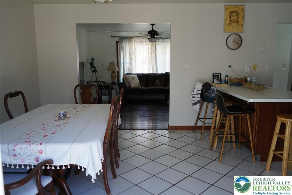 1240 Howeytown Road - Photo 3