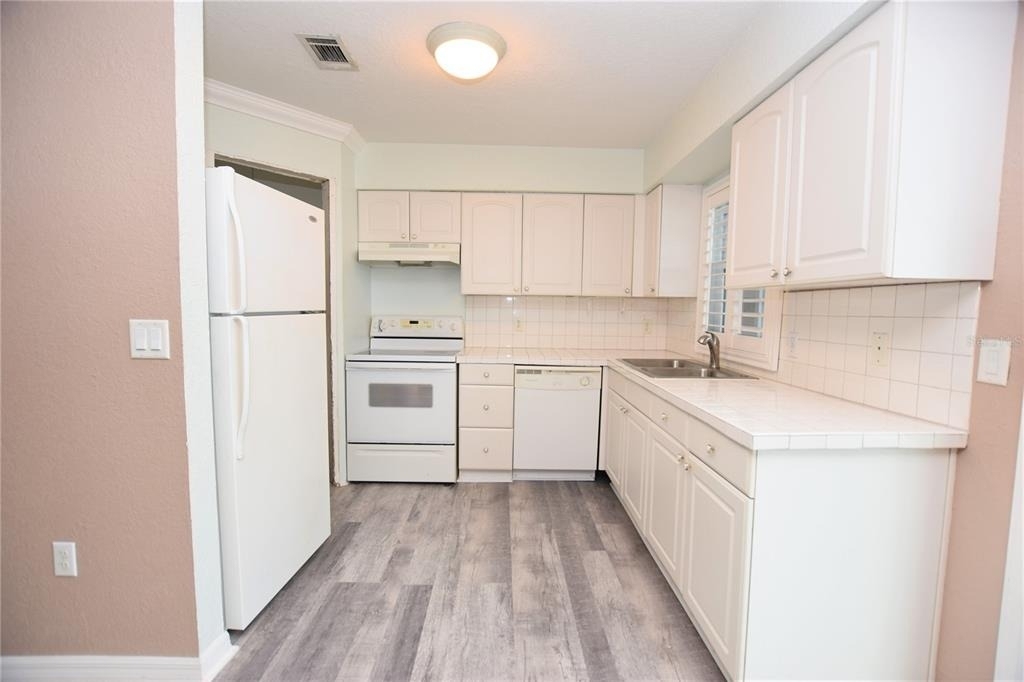 1920 E Edgewood Drive - Photo 6