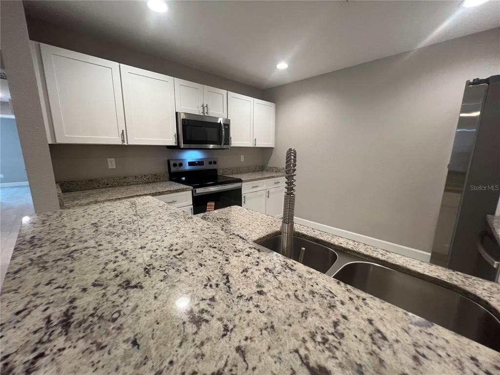 12073 Henley Avenue - Photo 11