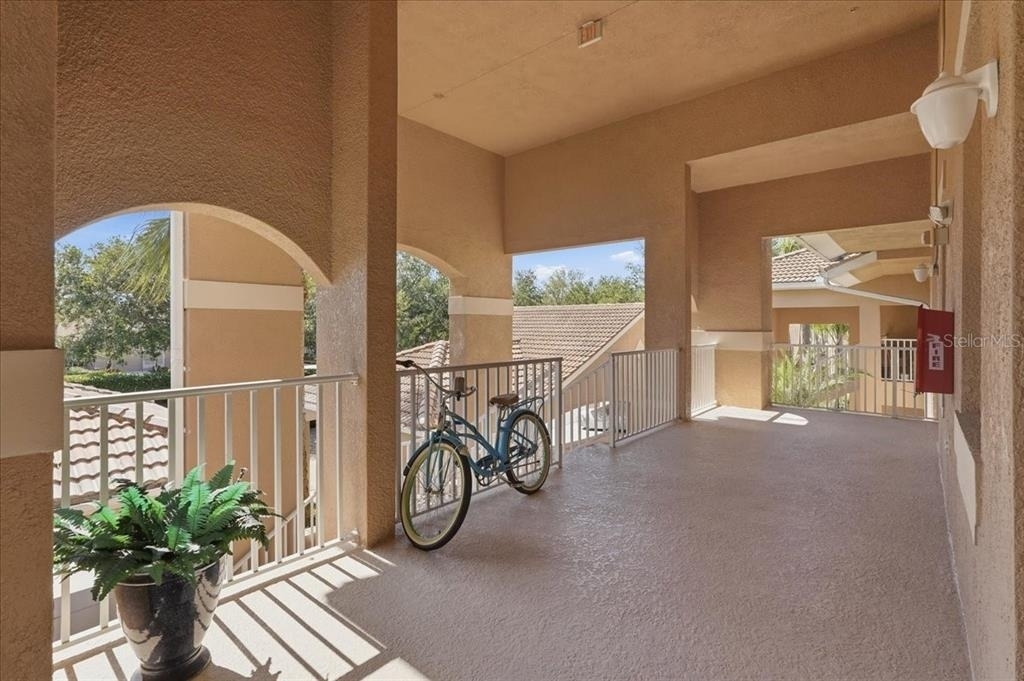 819 Fairwaycove Lane - Photo 3