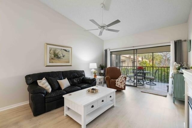 4482 Weybridge - Photo 3