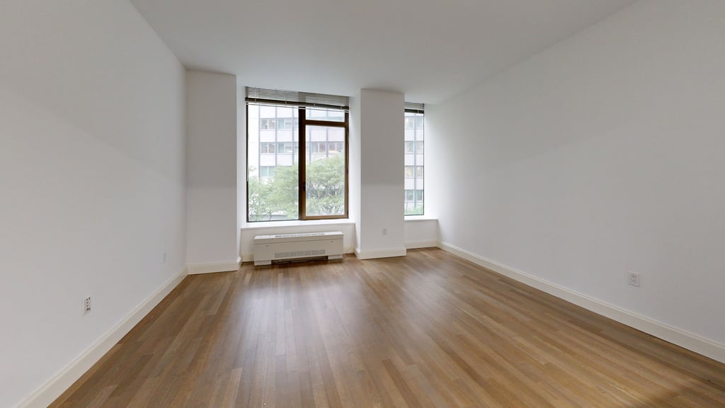 10 Hanover Square - Photo 3