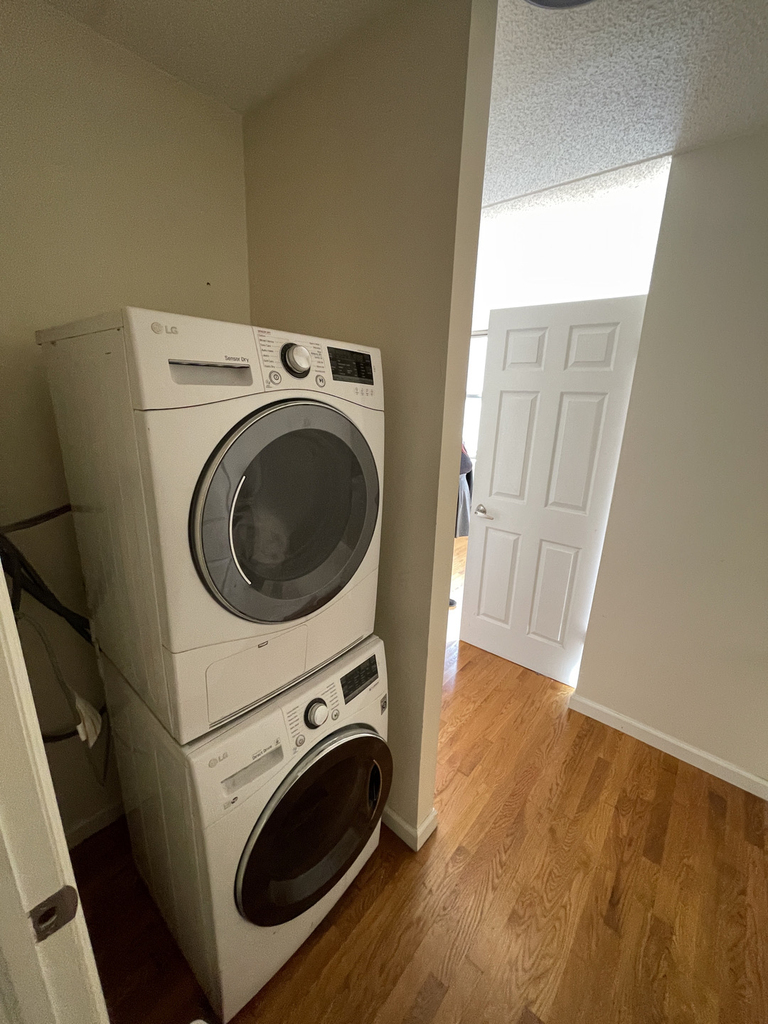 217 E Street - Photo 4