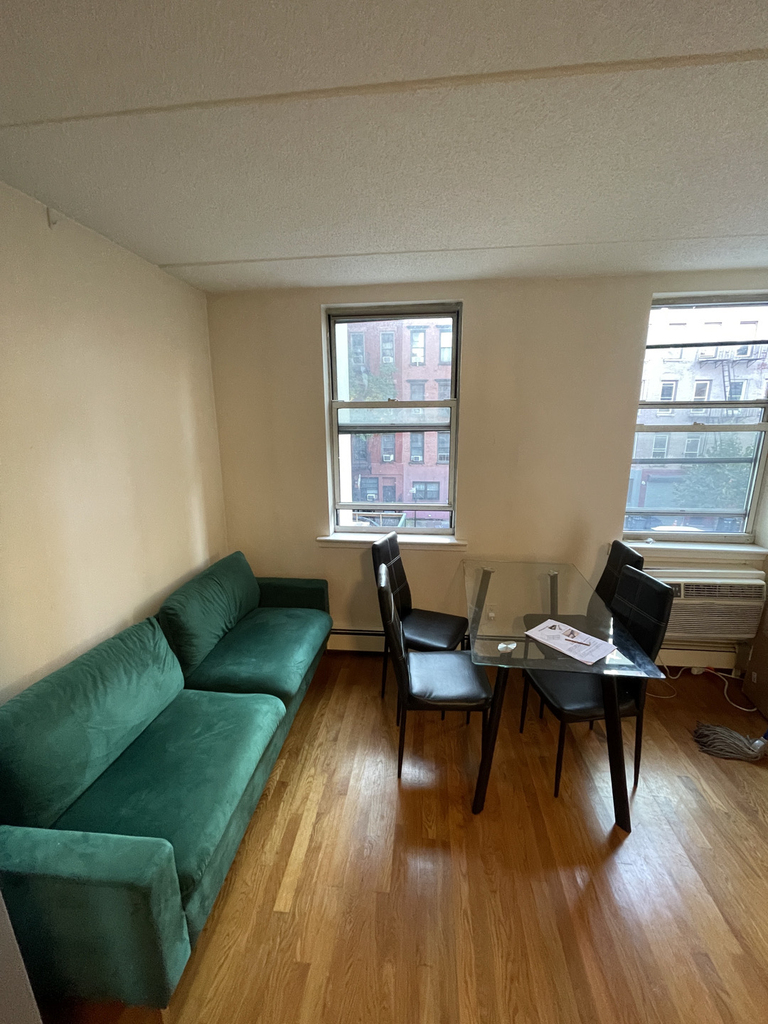 217 E Street - Photo 3