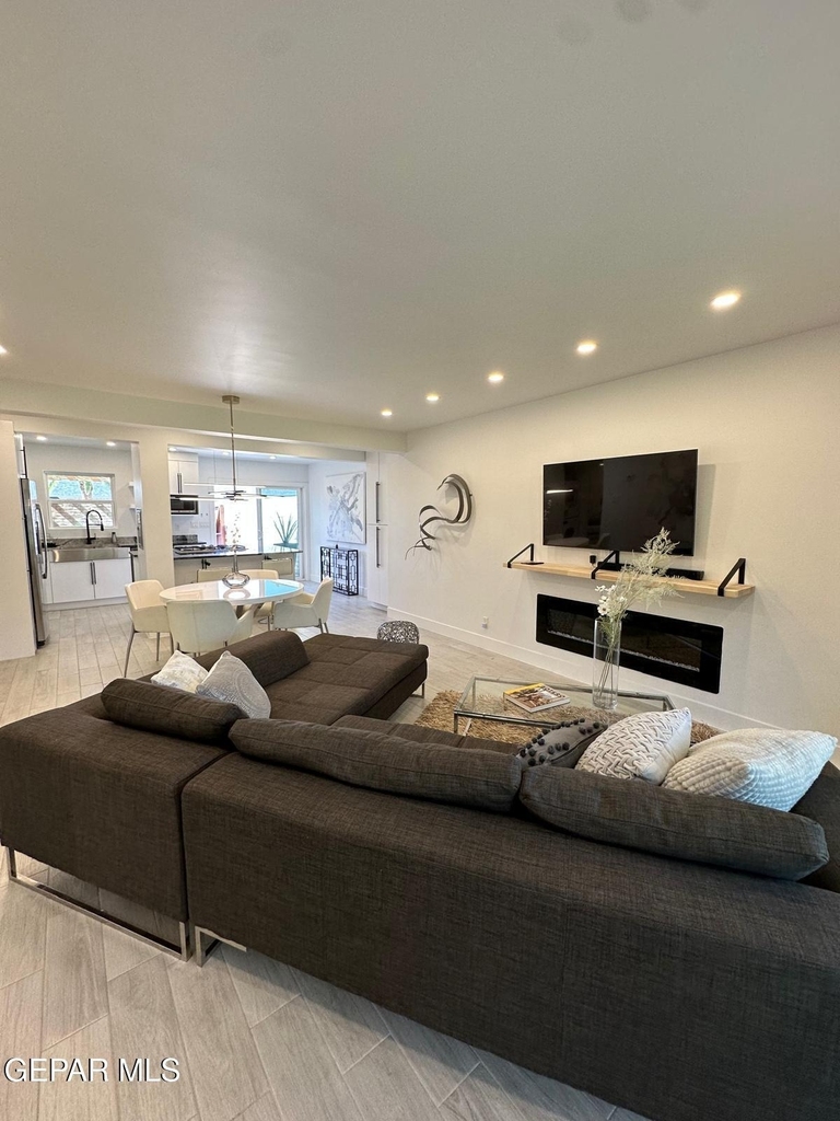 350 Thunderbird Drive - Photo 7
