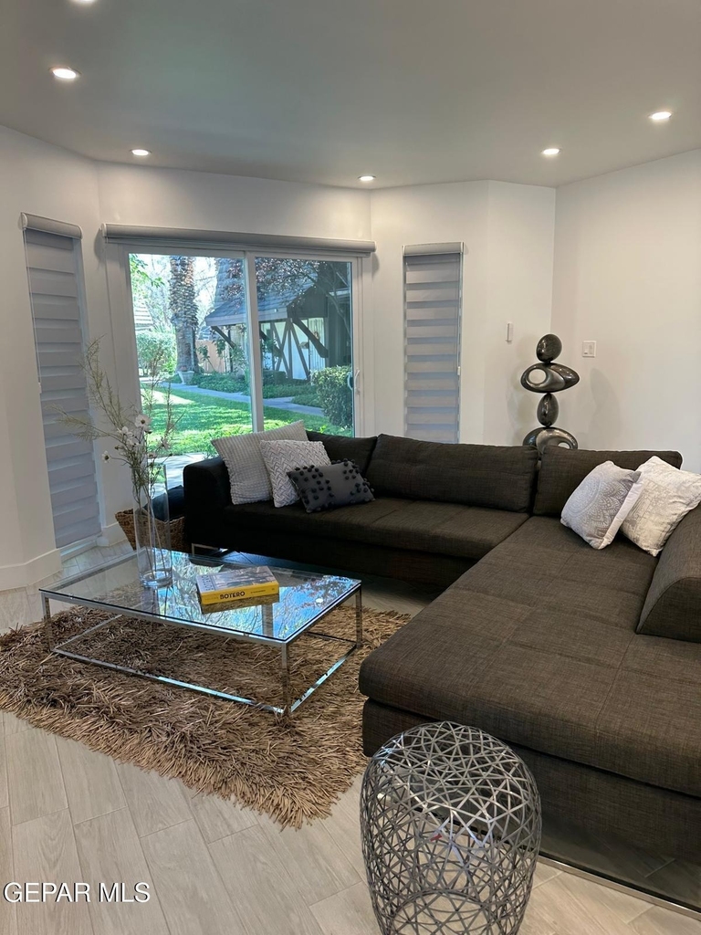 350 Thunderbird Drive - Photo 15