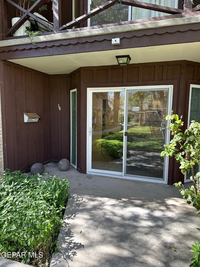 350 Thunderbird Drive - Photo 0