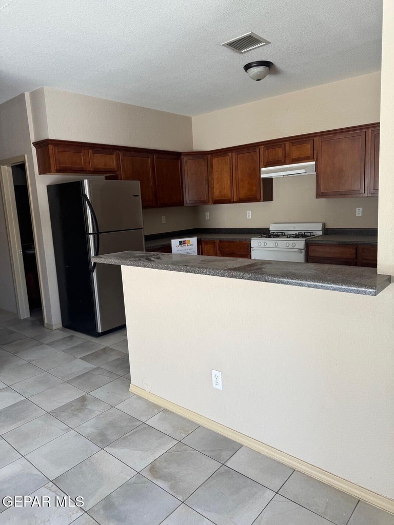 8940 Herbert Street - Photo 6