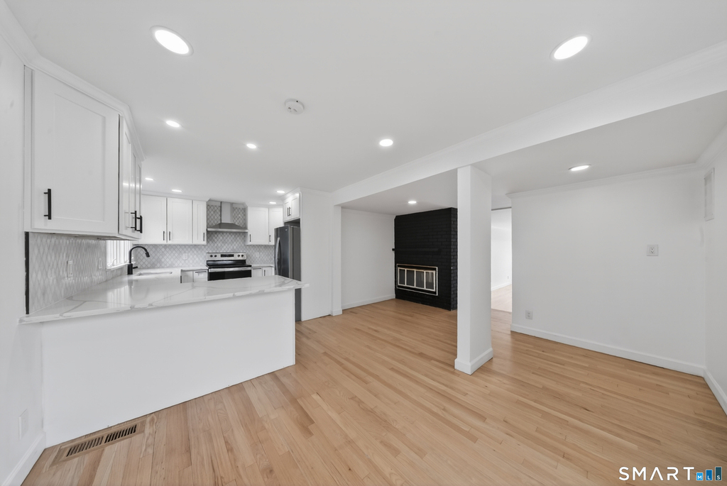 207 Hillcrest Road - Photo 0