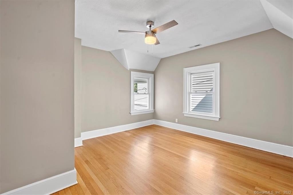 223 Townsend Avenue - Photo 13