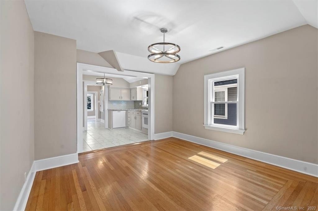 223 Townsend Avenue - Photo 9