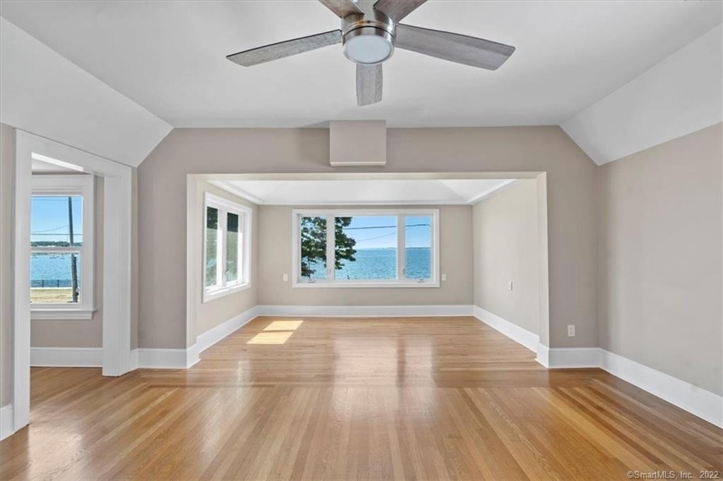 223 Townsend Avenue - Photo 6