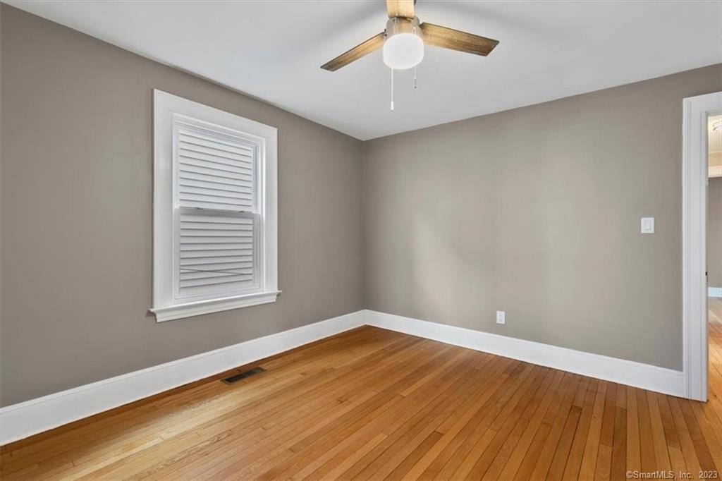 223 Townsend Avenue - Photo 18