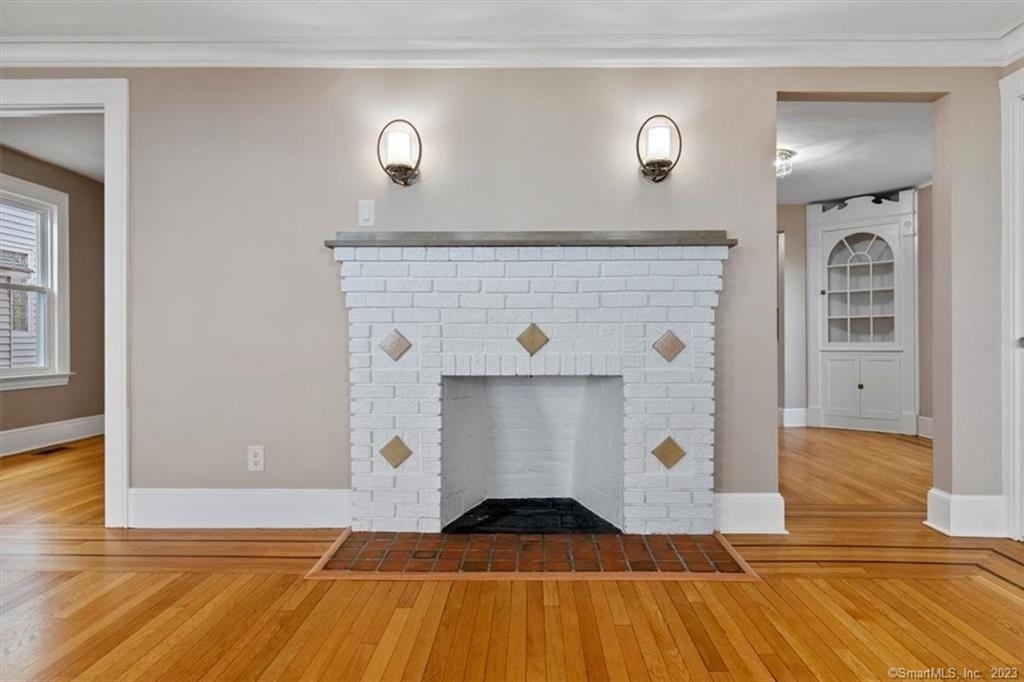 223 Townsend Avenue - Photo 3