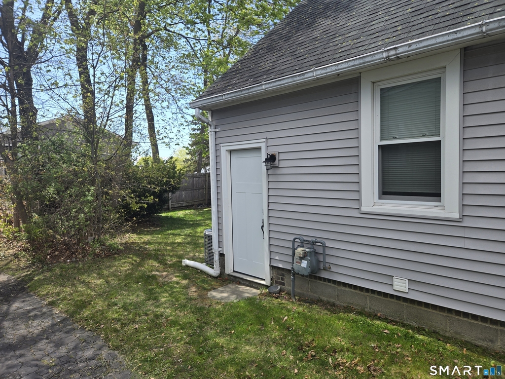 275 Burnsford Avenue - Photo 6