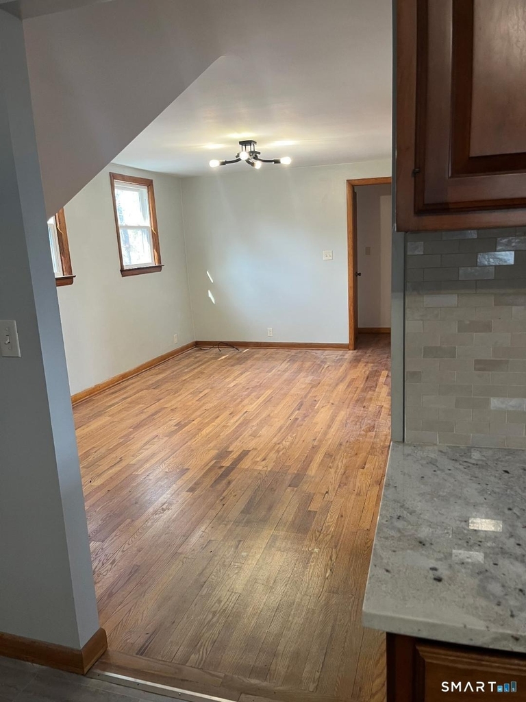 1106 Main Street - Photo 3