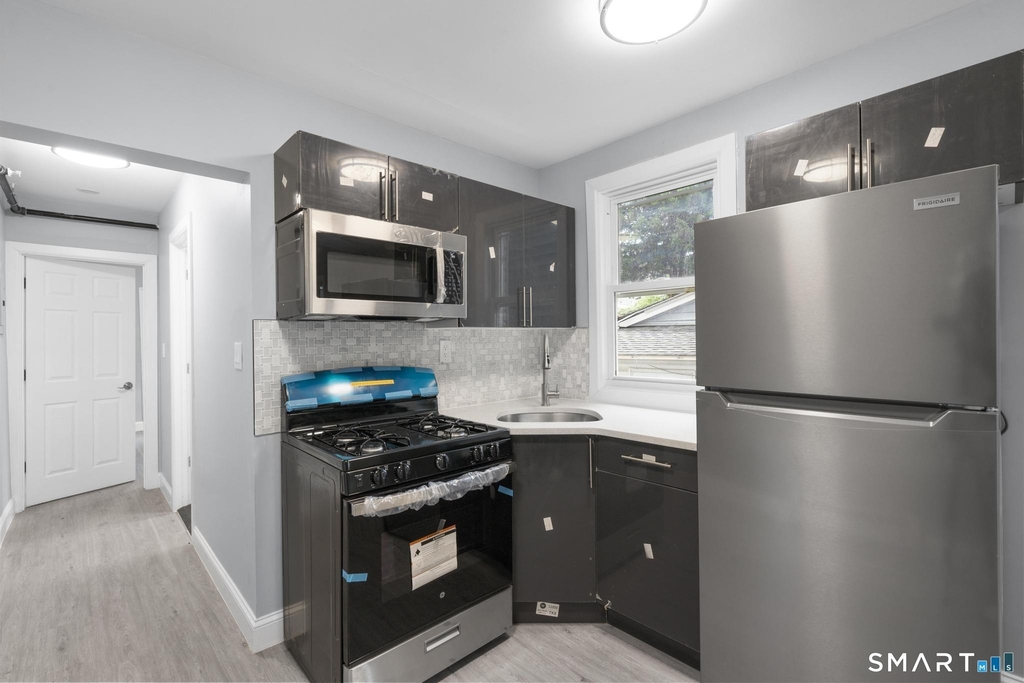 1874 Barnum Avenue - Photo 3