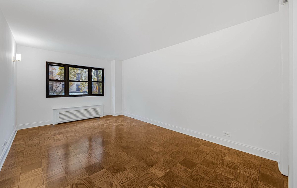 East 38th Street - Photo 5
