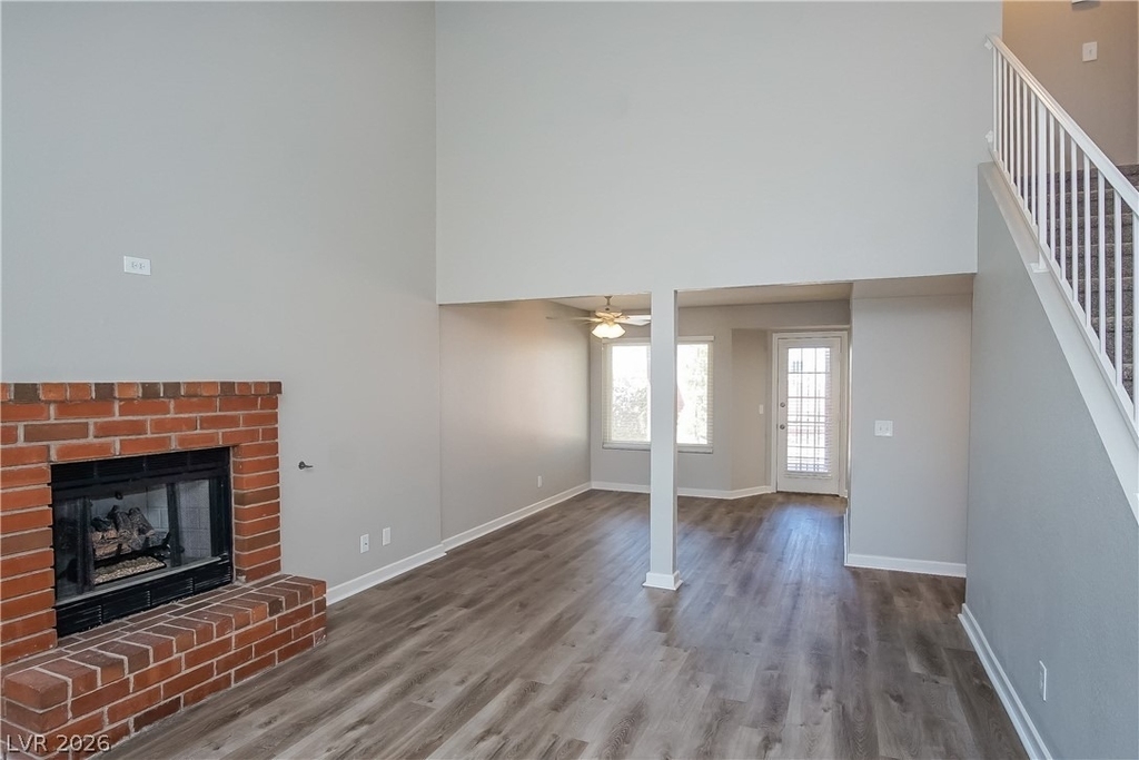 910 Clipper Drive - Photo 2